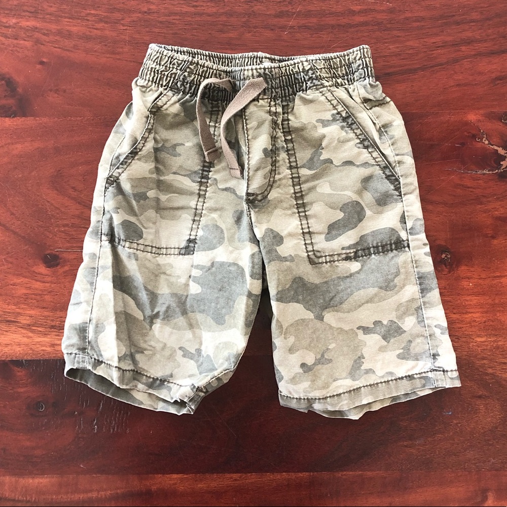Boys Old Navy Camo shorts